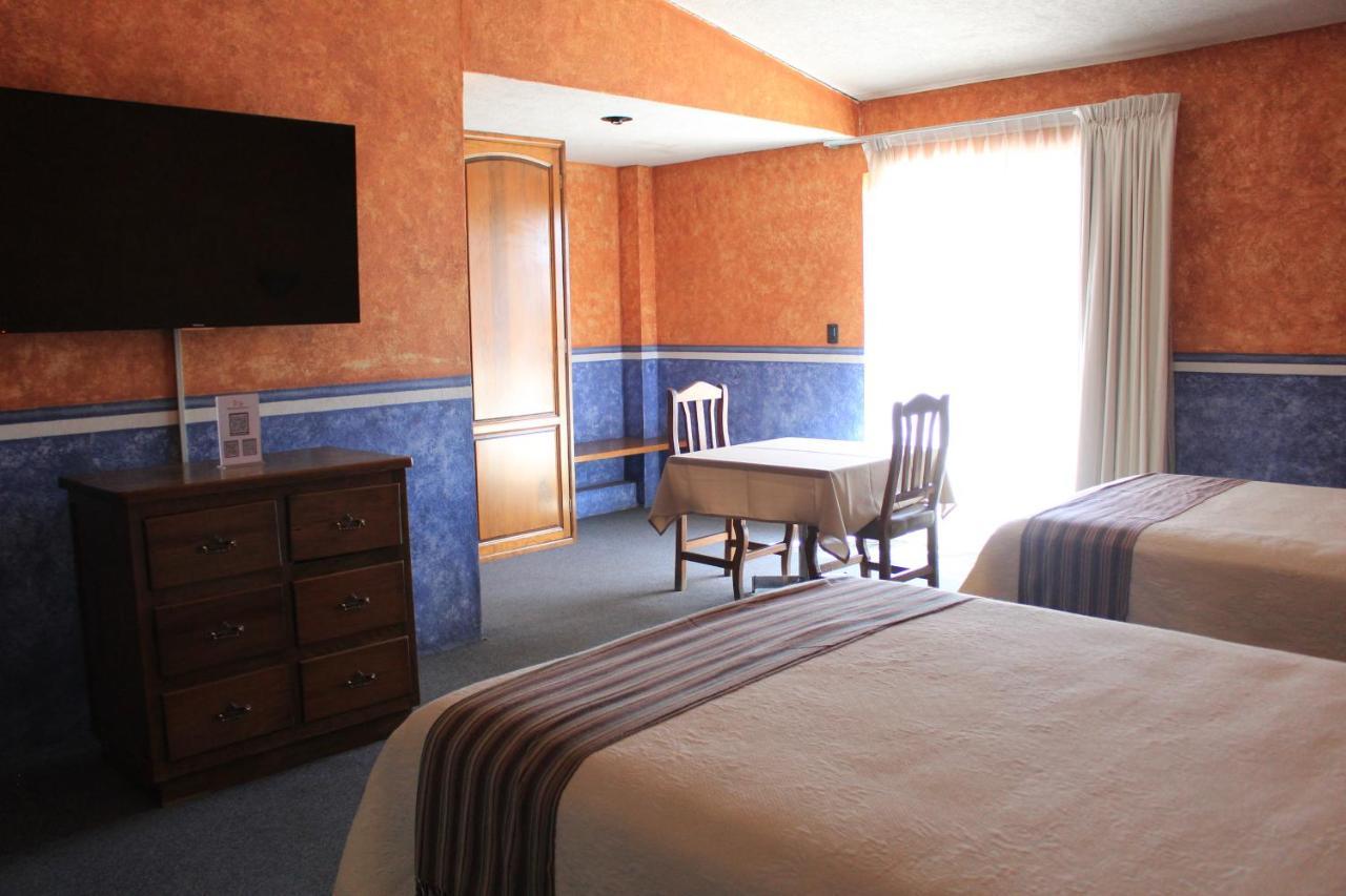 Hotel Meson Del Puente Acámbaro Kültér fotó