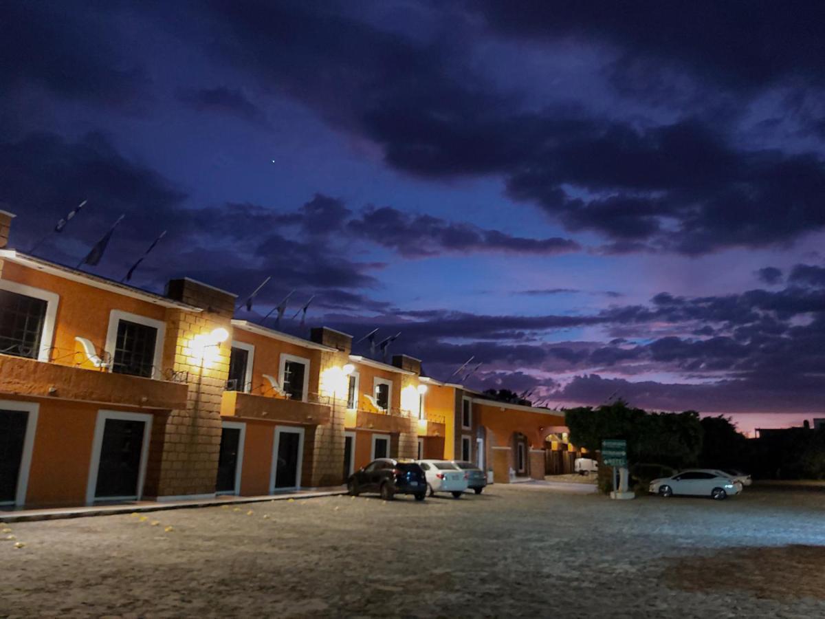 Hotel Meson Del Puente Acámbaro Kültér fotó
