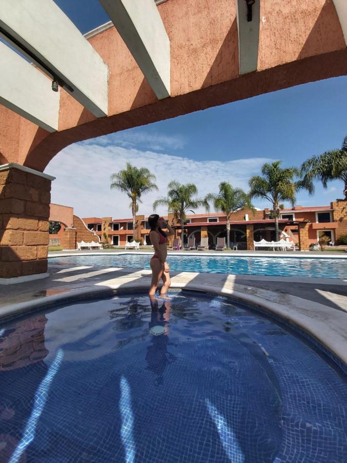 Hotel Meson Del Puente Acámbaro Kültér fotó