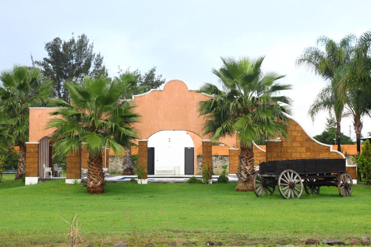 Hotel Meson Del Puente Acámbaro Kültér fotó