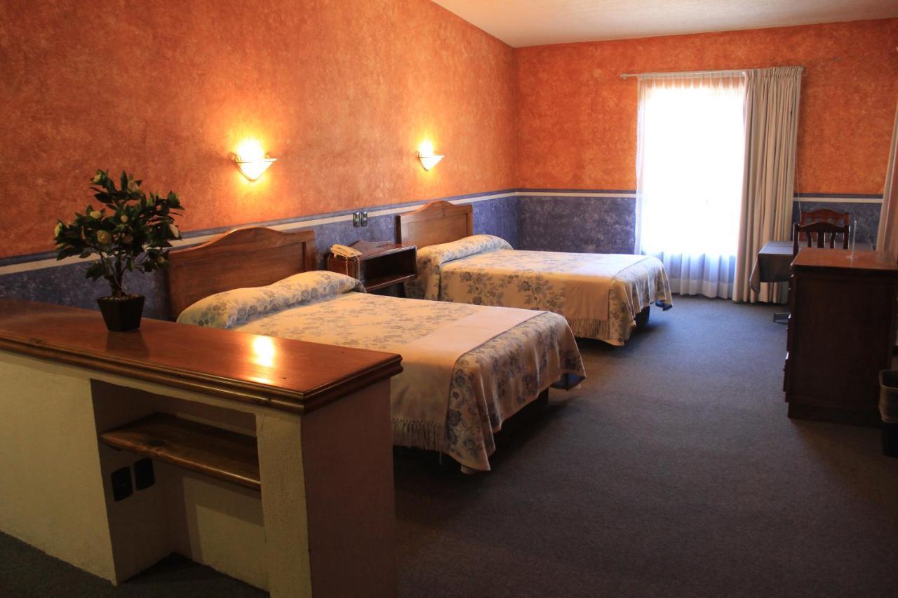 Hotel Meson Del Puente Acámbaro Kültér fotó